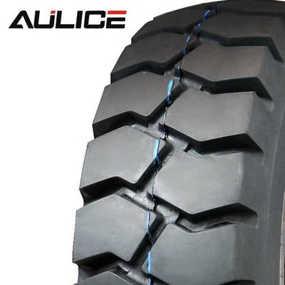 道のタイヤを離れたChinsesの工場はAGのタイヤに偏る     AB700   7.00-12