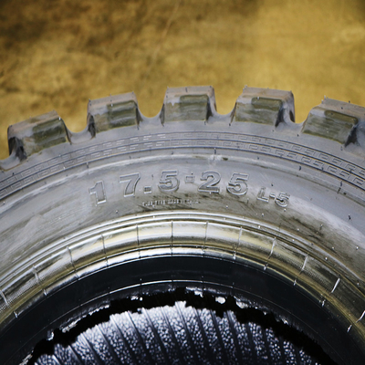7.00 R16 11.00 R20 12.00 R20頑丈なトラックのタイヤおよび管